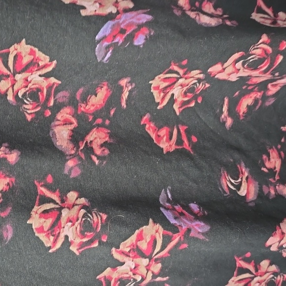 Torrid Everyday Fleece Long Sleeve Active Sweatshirt Details 3x Black floral NWT - Picture 8 of 11